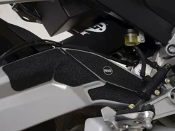 KIT 3PZ ADESIVI ANTISCIVOLO PARATACCO R&G DX APRILIA RS 660 2020-2023