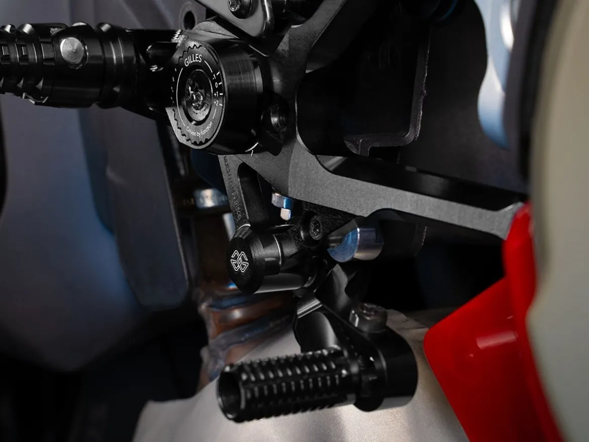 PEDANE ARRETRATE ALLUMINIO GILLES TOOLING DUCATI PANIGALE V4 / S / R 2025-2026