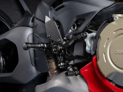 PEDANE ARRETRATE ALLUMINIO GILLES TOOLING DUCATI PANIGALE V4 / S / R 2025-2026