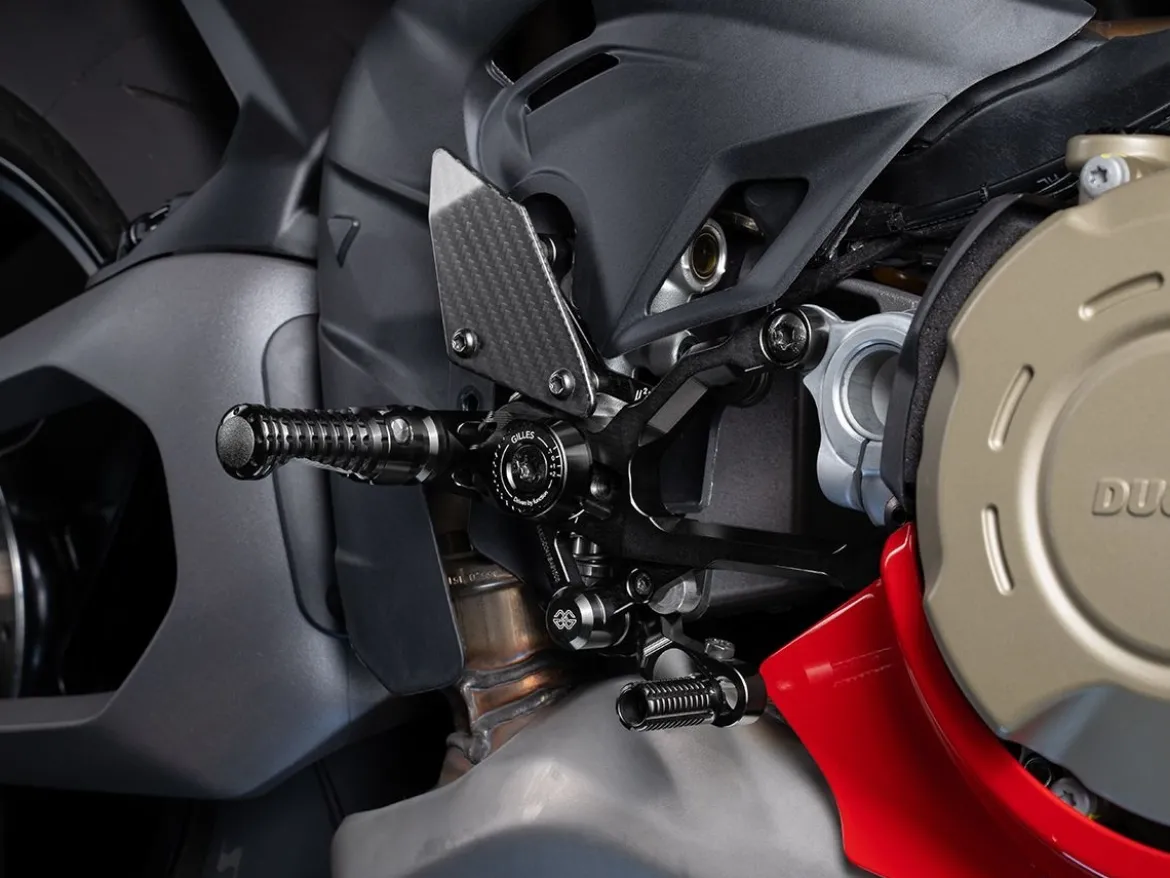 PEDANE ARRETRATE ALLUMINIO GILLES TOOLING DUCATI PANIGALE V4 / S / R 2025-2026