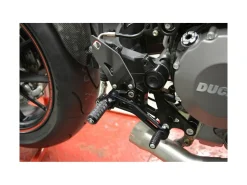 PEDANE REGOLABILI DBK DUCATI MONSTER 696 / 796 / 1100 EVO