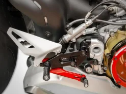PEDANE REGOLABILI DBK DUCATI STREETFIGHTER V4 / S 2020-2023
