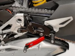 PEDANE REGOLABILI DBK DUCATI STREETFIGHTER V4 / S 2020-2023