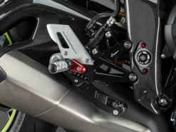 PEDANE REGOLABILI R VERSION LIGHTECH TRIUMPH STREET TRIPLE 765 R / S / RS / RX 2017-2026