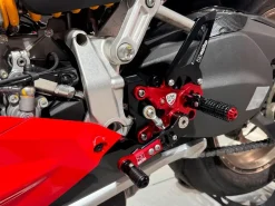PEDANE REGOLABILI TROY BAYLISS EDITION CNC RACING DUCATI PANIGALEÂ 1199 / 1299