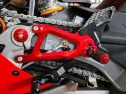PEDANE REGOLABILI TROY BAYLISS EDITION CNC RACING DUCATI PANIGALE V4 / SÂ 2025