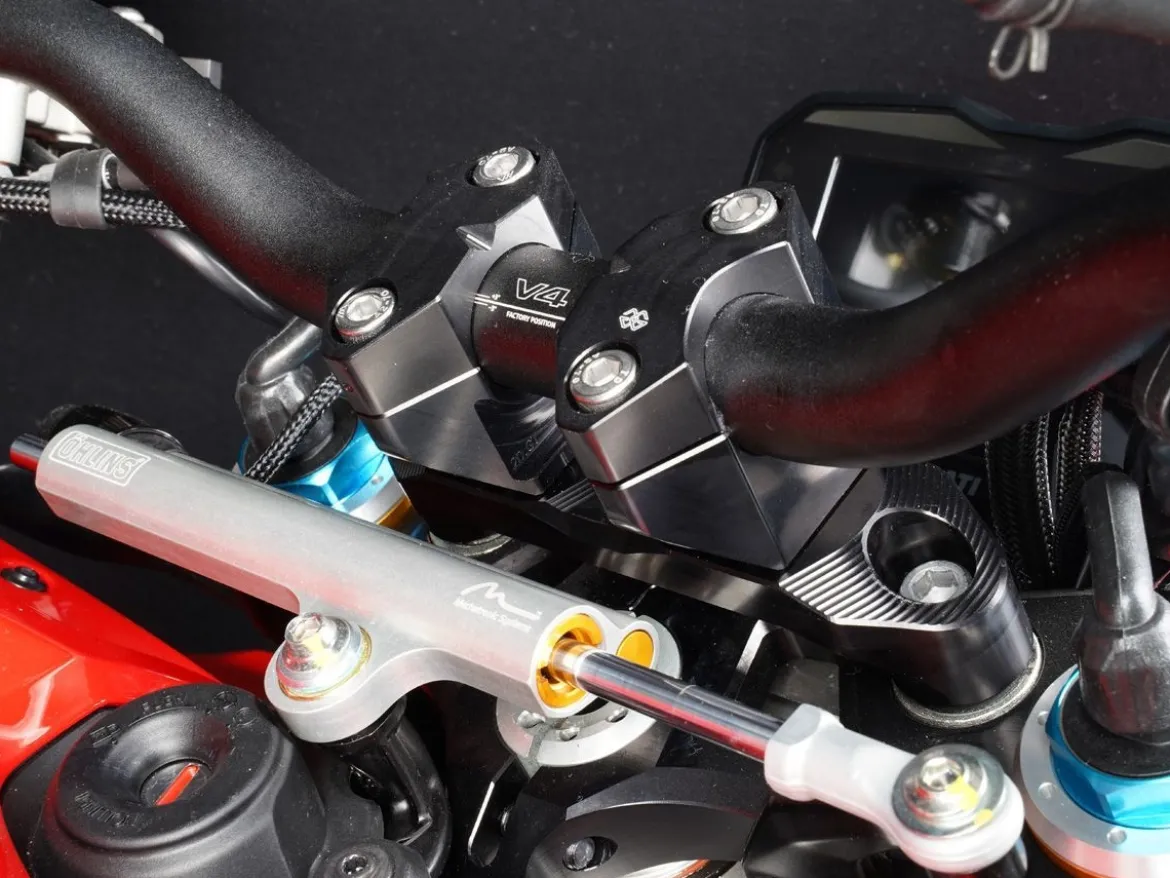 RISERS MANUBRIO 2DGT GILLES TOOLING NERO DUCATI STREETFIGHTER V4 / S 2020-2026