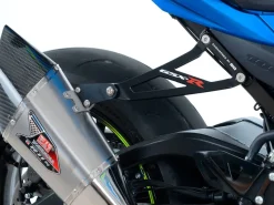 STAFFA SUPPORTO SCARICO + PIASTRA PEDANE POST R&G SUZUKI GSX-R 1000 / R 2017-2022